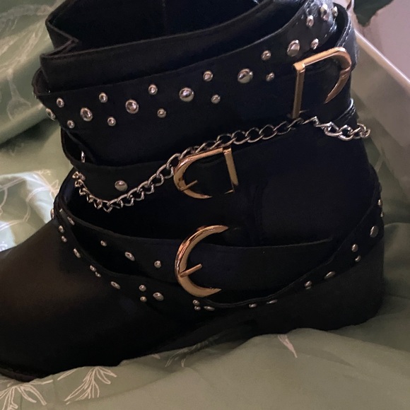 SHEIN Black Ankle Booties with Silver Studs and Buckles - Picture 5 of 6